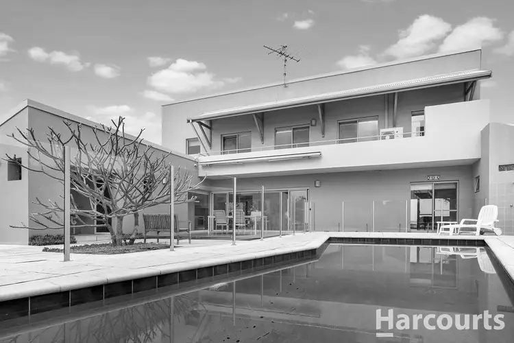 18 Dampier Avenue, Falcon WA 6210