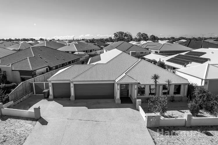 297 Peelwood Parade, Halls Head WA 6210