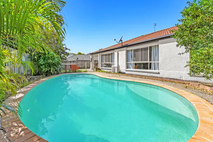 13 Greensborough Crescent