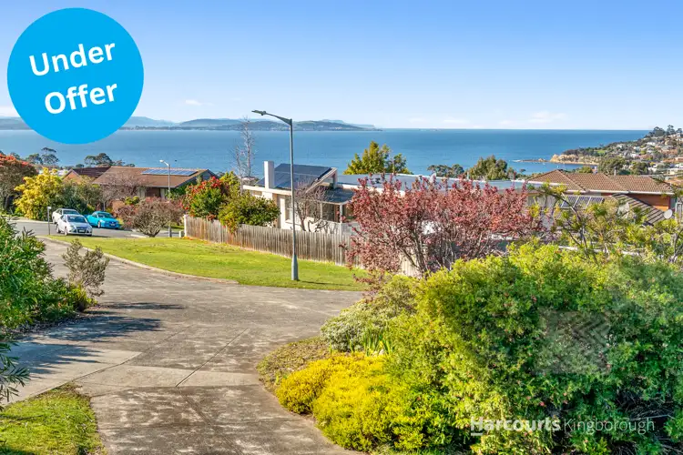 13 Pearl Place, Blackmans Bay TAS 7052