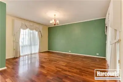 Fifth view of Homely house listing, 10 Tilbury Court, Cranbourne East VIC