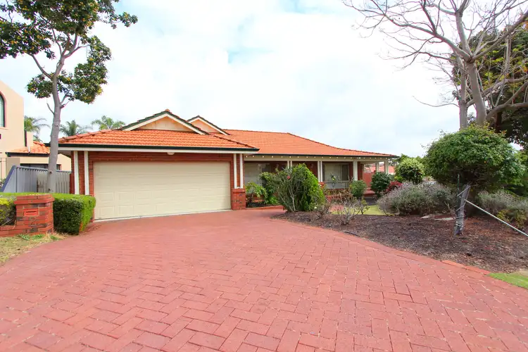 2 Craig Place, Winthrop WA 6150