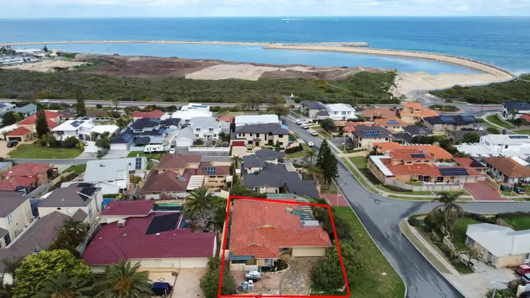 Second view of Homely house listing, 2 Volunteer Place, Ocean Reef WA 6027