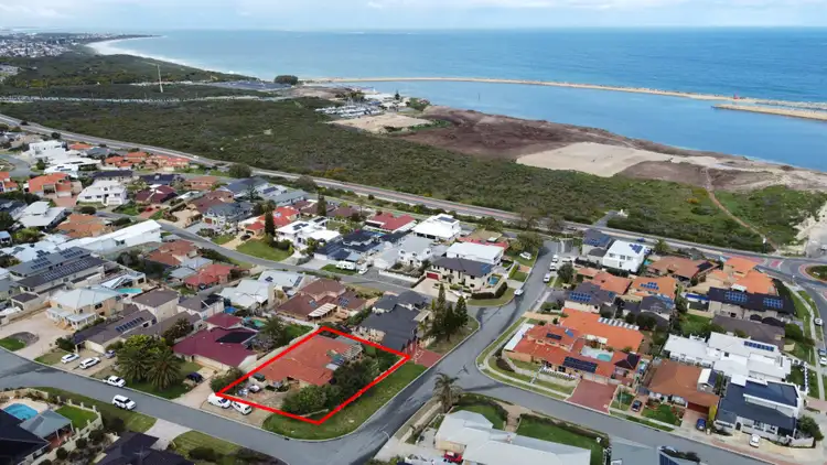 Third view of Homely house listing, 2 Volunteer Place, Ocean Reef WA 6027