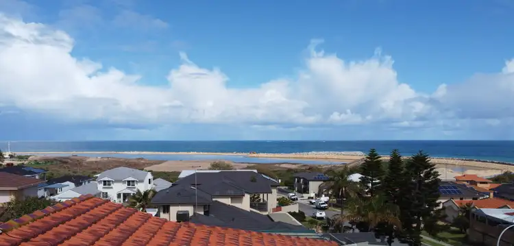 Seventh view of Homely house listing, 2 Volunteer Place, Ocean Reef WA 6027