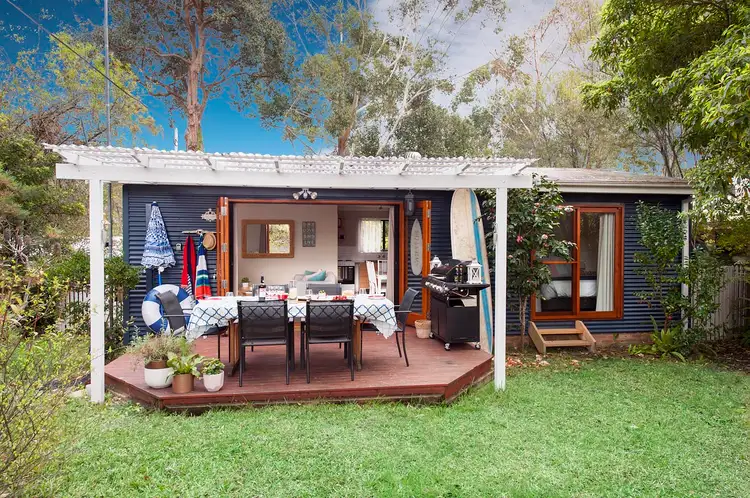 1 Ross Avenue, Narrawallee NSW 2539