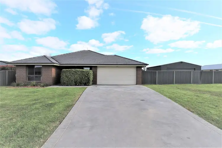 24 Mary Angove Crs, Cootamundra NSW 2590