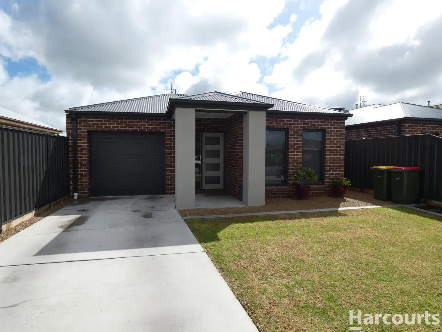 Main view of Homely townhouse listing, 1/27 Henry Street, Horsham VIC 3400