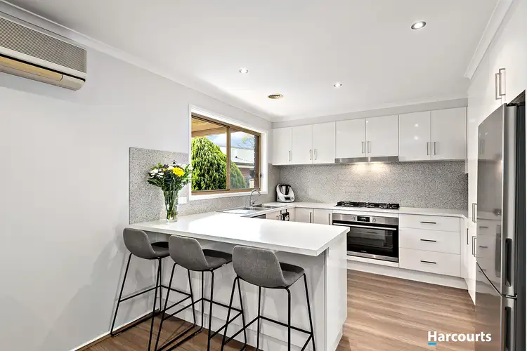 35 Cobblestone Avenue, Narre Warren South VIC 3805