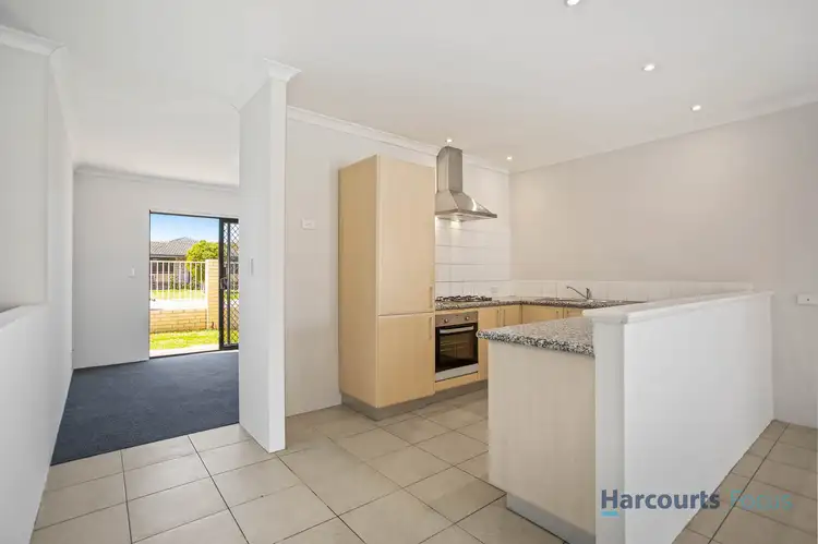 1/8 Toledo Close, Cannington WA 6107