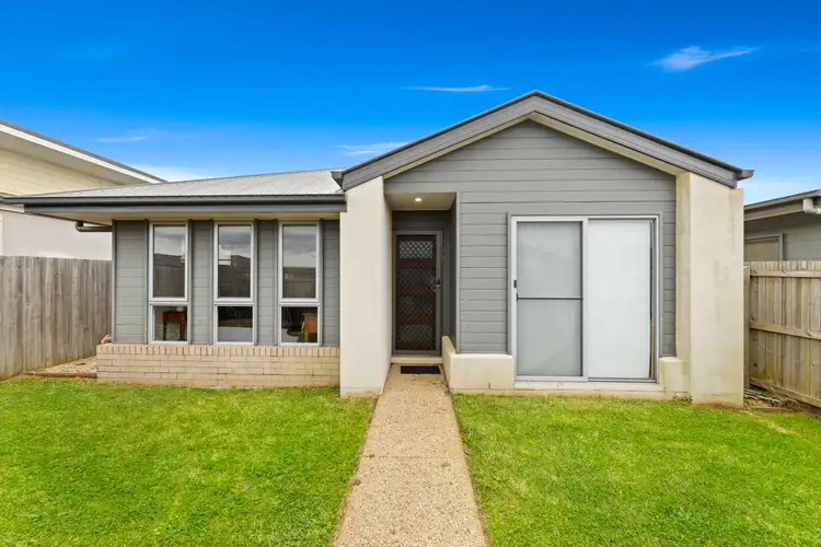 9 Farrer Street, Cranley QLD 4350