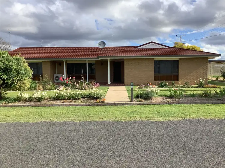 18 Hoffman Street, Wandoan QLD 4419