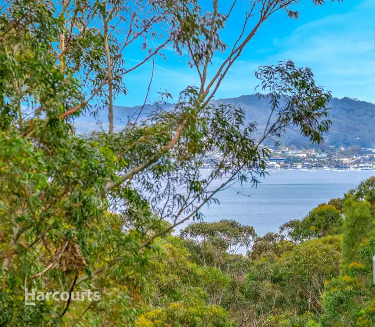 451/80 John Whiteway Drive, Gosford NSW 2250