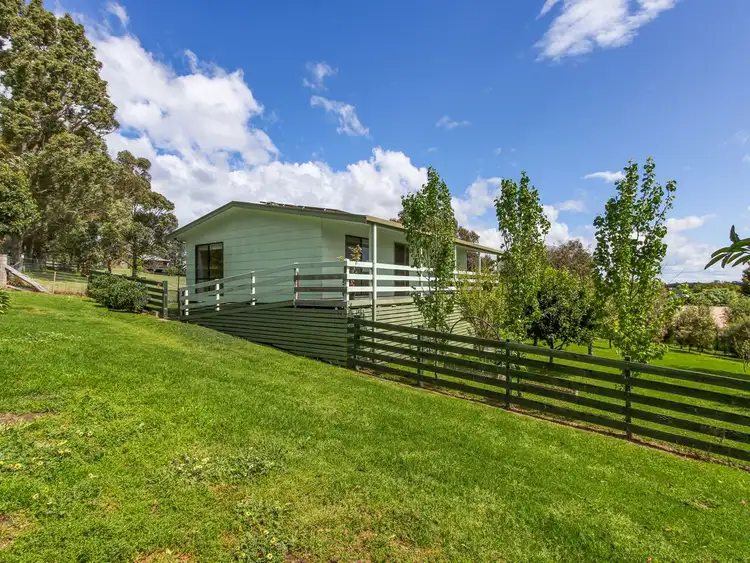 16 Neals Road, Metung VIC 3904