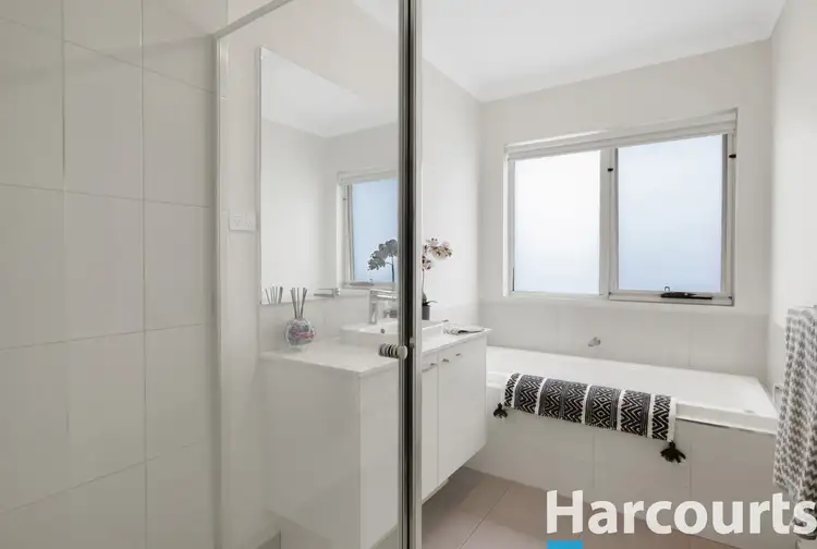 Fifth view of Homely house listing, 33 Palladium Boulevard, Drouin VIC 3818