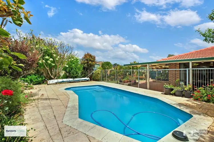 4 Bayview Vista, Ballajura WA 6066
