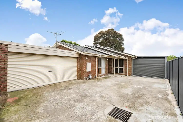 77 Oaktree Drive