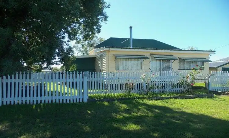 11 High Street, Jandowae QLD 4410
