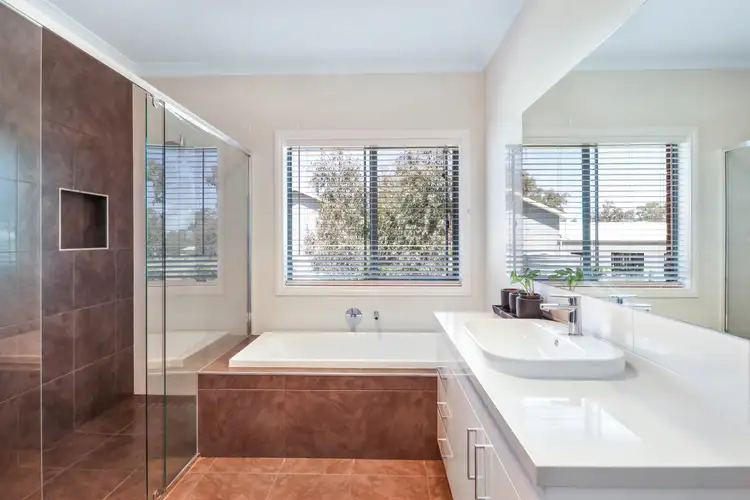 Fifth view of Homely house listing, 6 Oaksford Drive, Mansfield VIC 3722