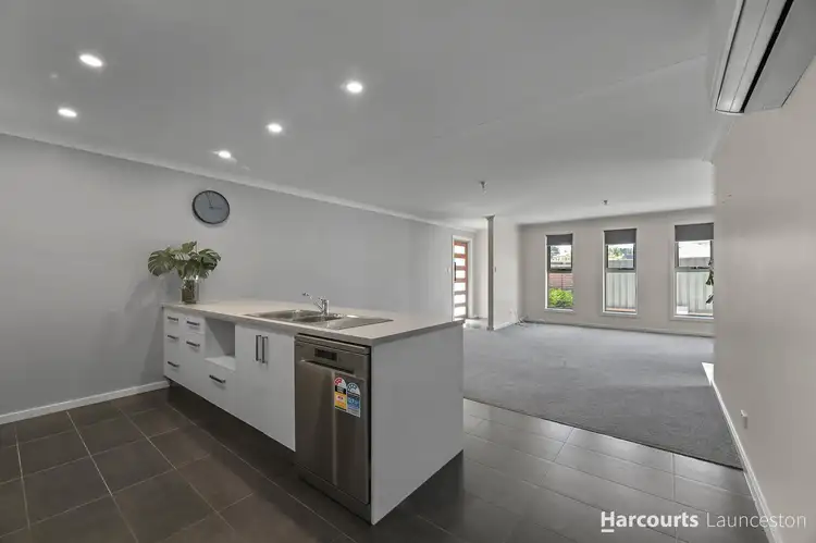 Fifth view of Homely unit listing, 2/9-11 Hortus Place, Newnham TAS 7248