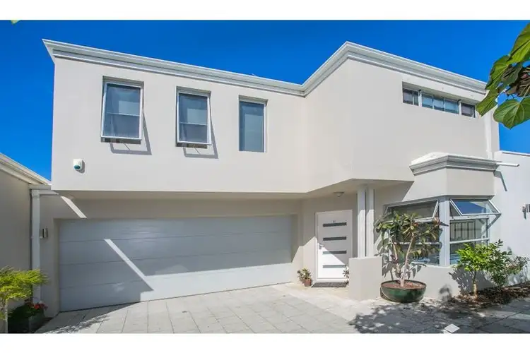 61d Hillsborough Drive, Nollamara WA 6061