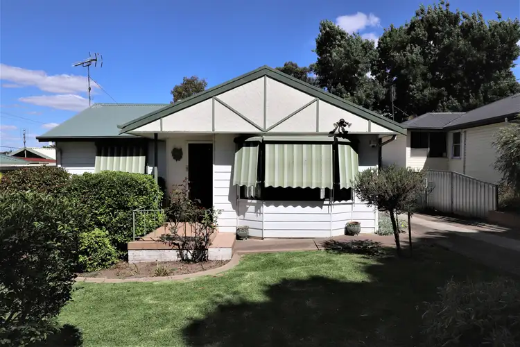 20 John Street, Cootamundra NSW 2590