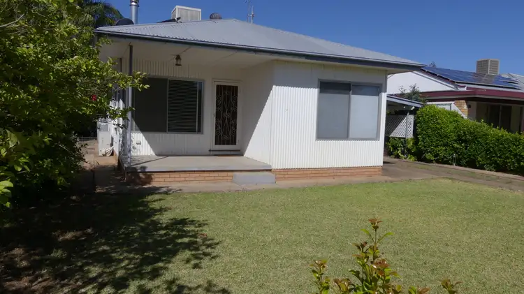 28 Glen St, Warren NSW 2824