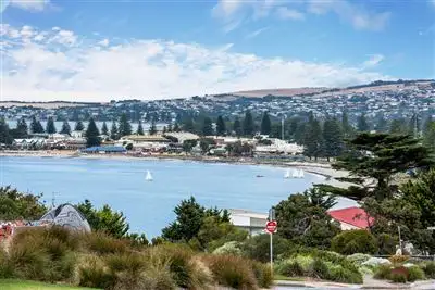 21 Hindmarsh Road, Victor Harbor SA 5211