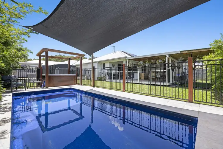 33 Bilbao Place, Bushland Beach QLD 4818