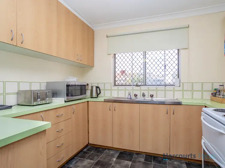 Fifth view of Homely semi-detached listing, 8 Tall Karri Close, Camillo WA 6111