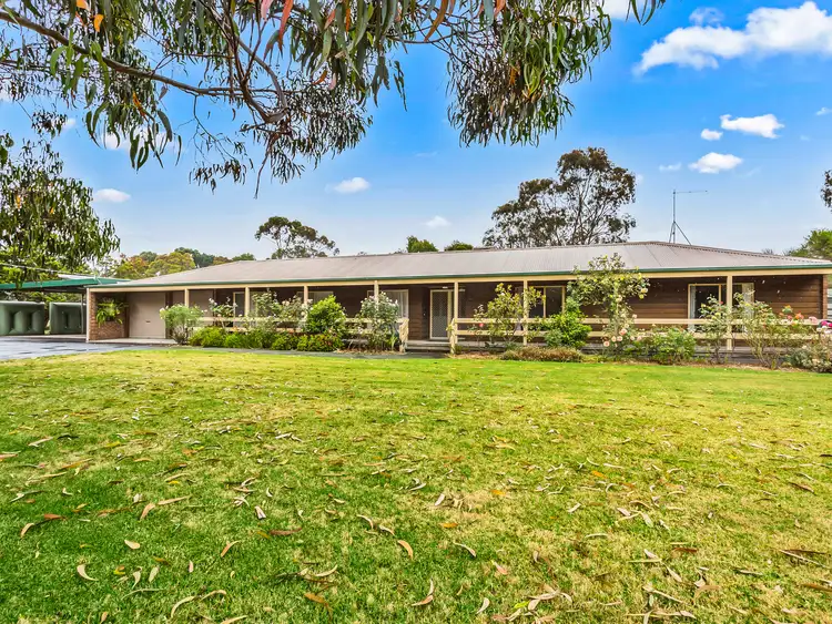 17 Barakee Drive, Somerville VIC 3912