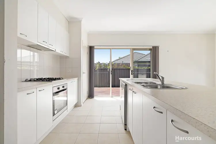 Fifth view of Homely house listing, 10 Fairchild Place, Pakenham VIC 3810