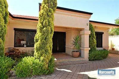5 Berkley Road, Marangaroo WA