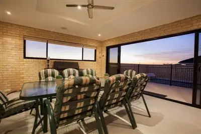Seventh view of Homely house listing, 10 Tantabiddi Heights, Yangebup WA