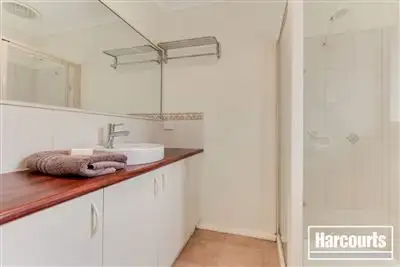 Seventh view of Homely house listing, 10 Tilbury Court, Cranbourne East VIC