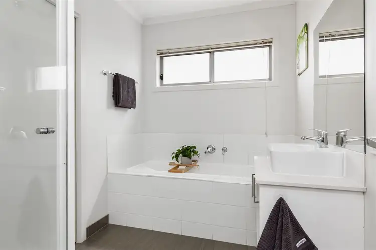 Fourth view of Homely unit listing, 4/22 Golf Links Road, Berwick VIC 3806