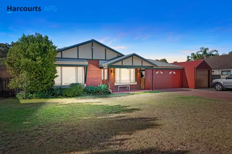 16 Hertford Elbow, College Grove WA 6230
