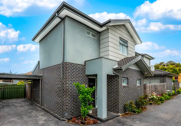 Main view of Homely townhouse listing, 2/39 Purinuan Road, Reservoir VIC 3073