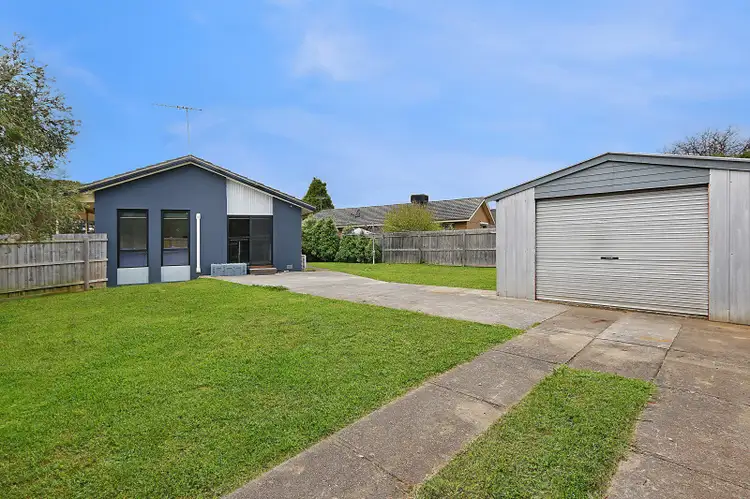 8 Ross Street, Hastings VIC 3915