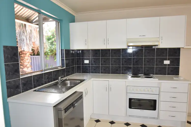 11/8 Lovegrove Drive, Araluen NT 870