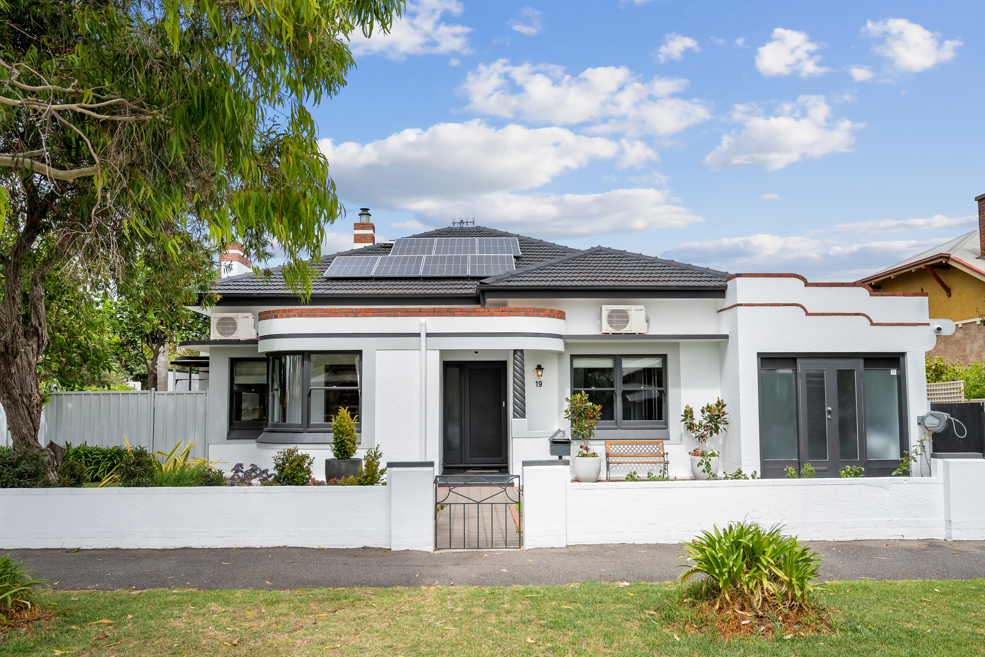 19 Hill Street, Victor Harbor SA 5211