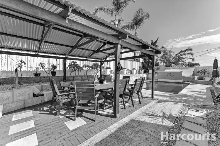 12 Kingfisher Drive, Halls Head WA 6210