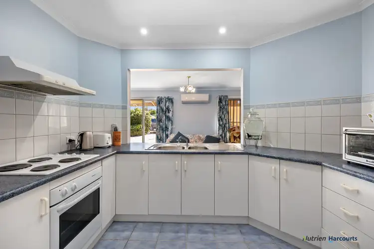 Second view of Homely house listing, 4 Fitzroy Court, Alexandra VIC 3714