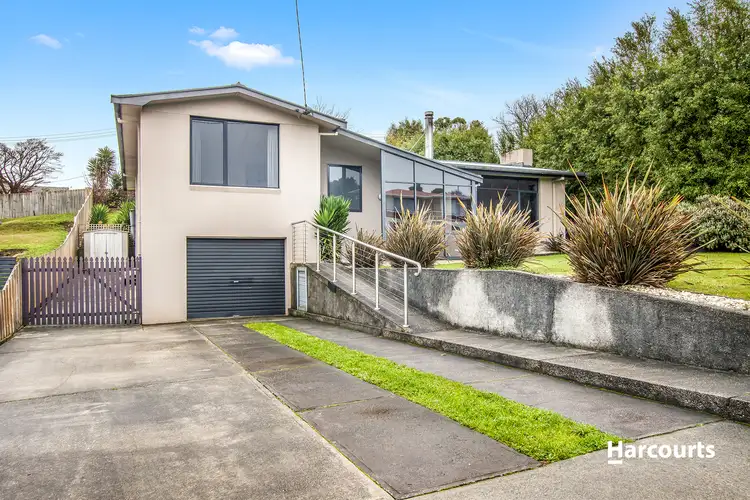 38 Richardson Crescent