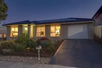 Second view of Homely house listing, 8 Bayport Drive, Langwarrin VIC 3910