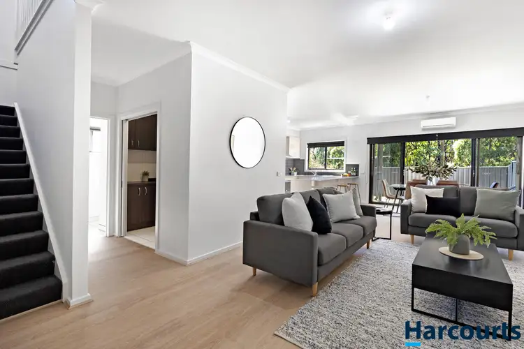 18 Lucia Crescent, Mount Clear VIC 3350