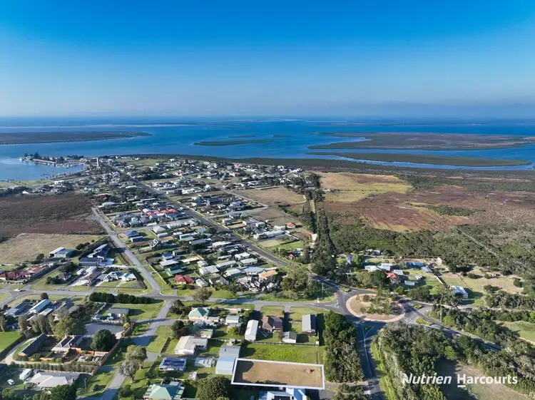 8 Lawrence Street, Port Albert VIC 3971