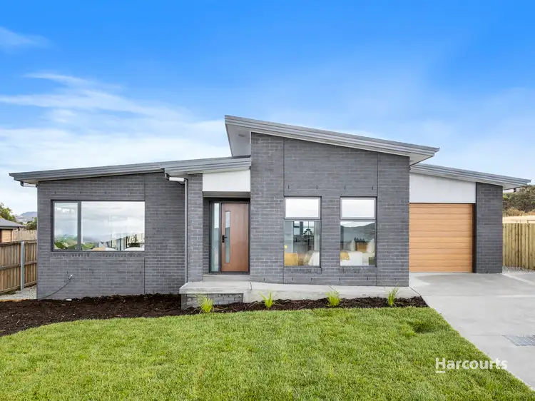 17 Venerable Drive, Rokeby TAS 7019