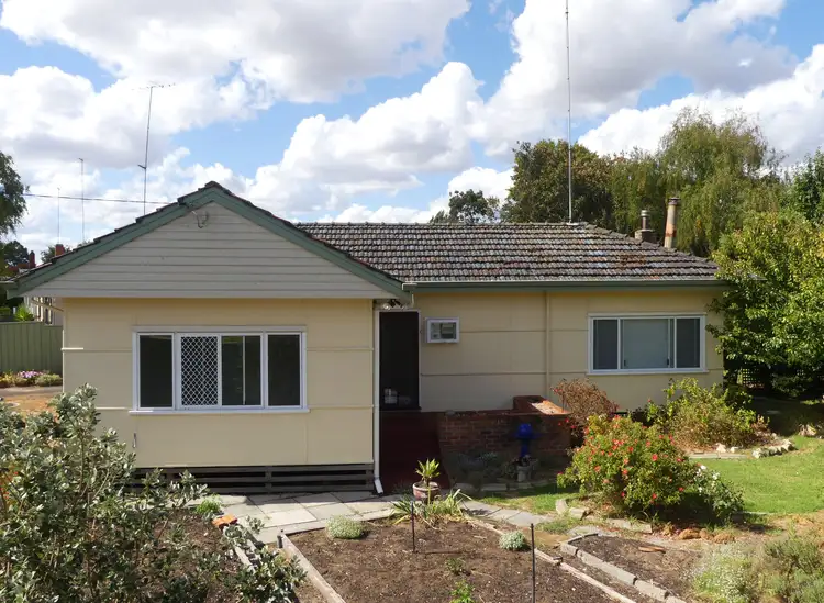 15 Hospital Avenue, Manjimup WA 6258