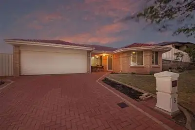 5 Breaden Pass, Success WA